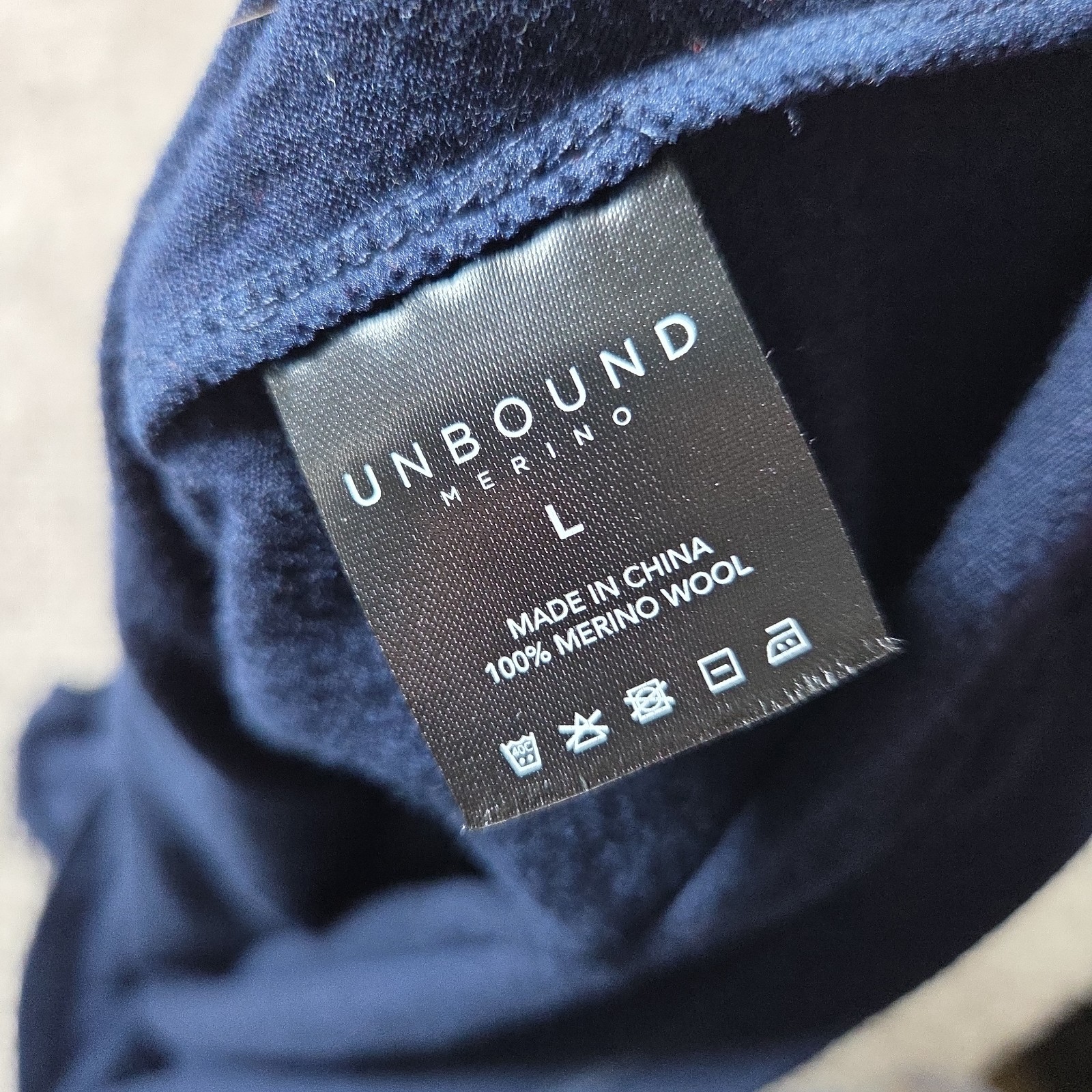 UNBOUND Shirt Men's Large Dark Blue 100% Merino Fine Wool V-Neck Jersey T-Shirt gallery