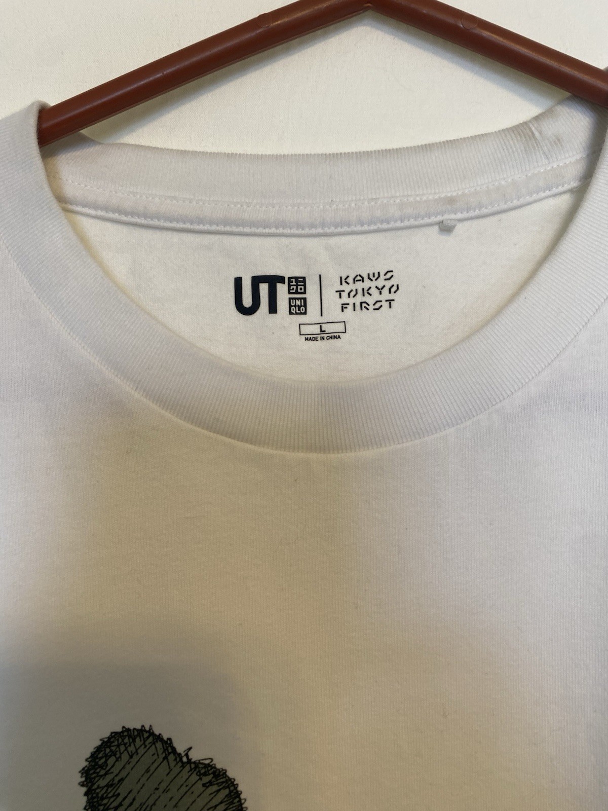 Uniqlo UT KAWS Tokyo First White Graphic T-Shirt Men’s L Companion Laying Down gallery