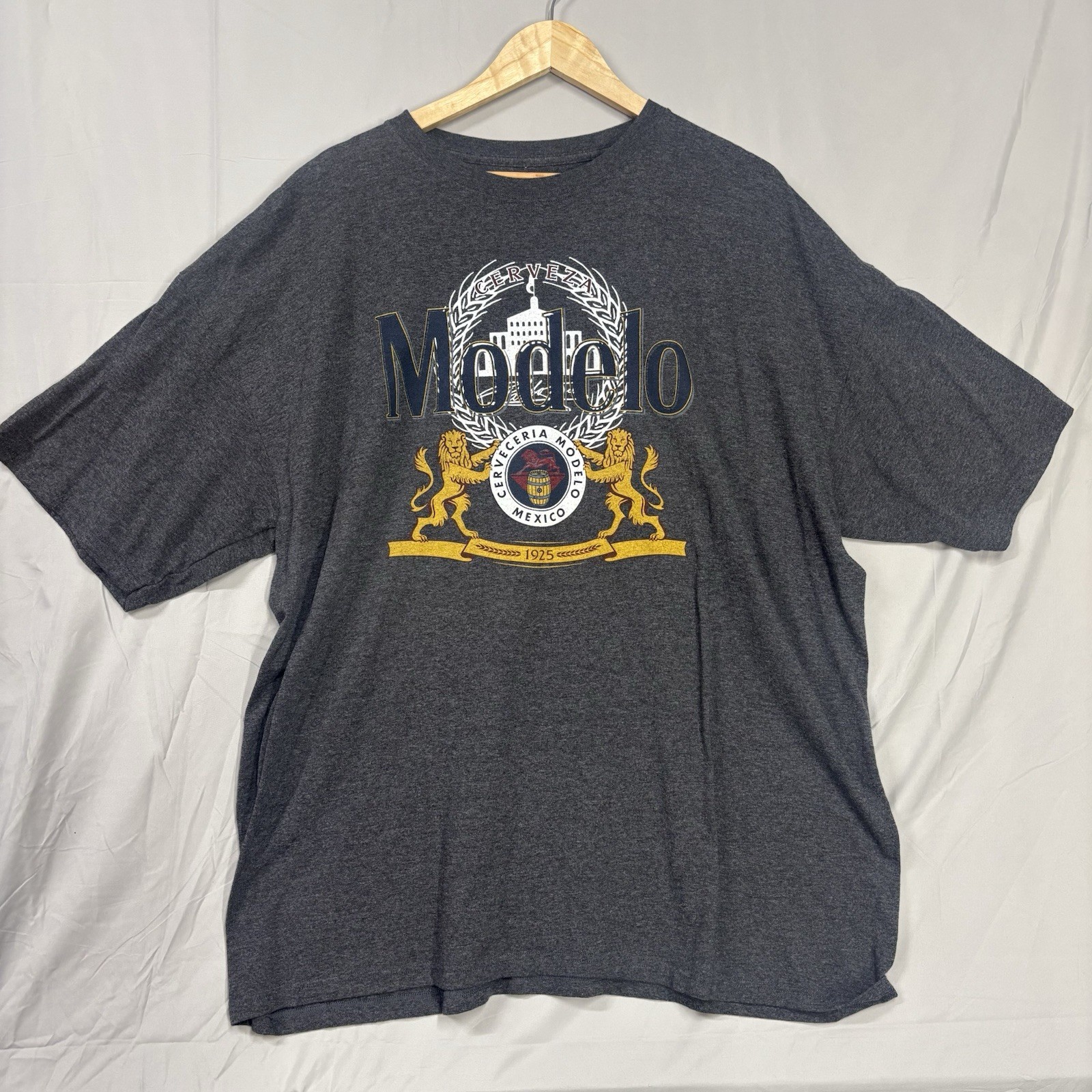 Modelo Men’s Gray Graphic Short Sleeve T-Shirt Cerveza 2XL