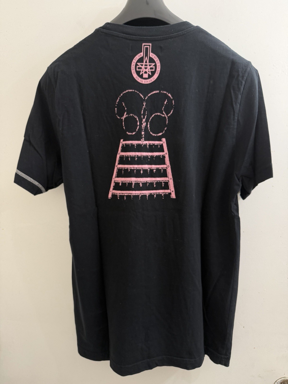 Surface To Air Paris Men’s Black graphic T-shirt Size Large Y2K gallery