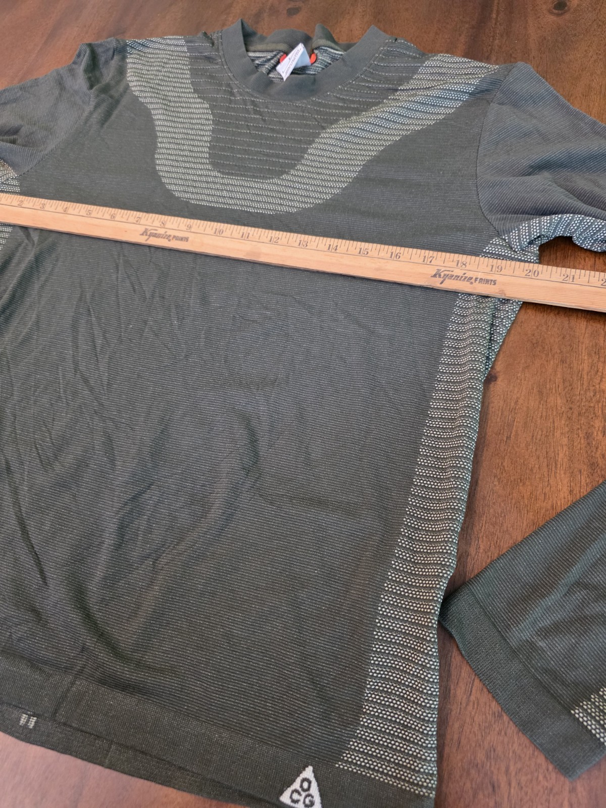 Men Size Small Nike ACG Baselayer Shirt Green Dri-Fit ADV Delta River Nylon Wool gallery