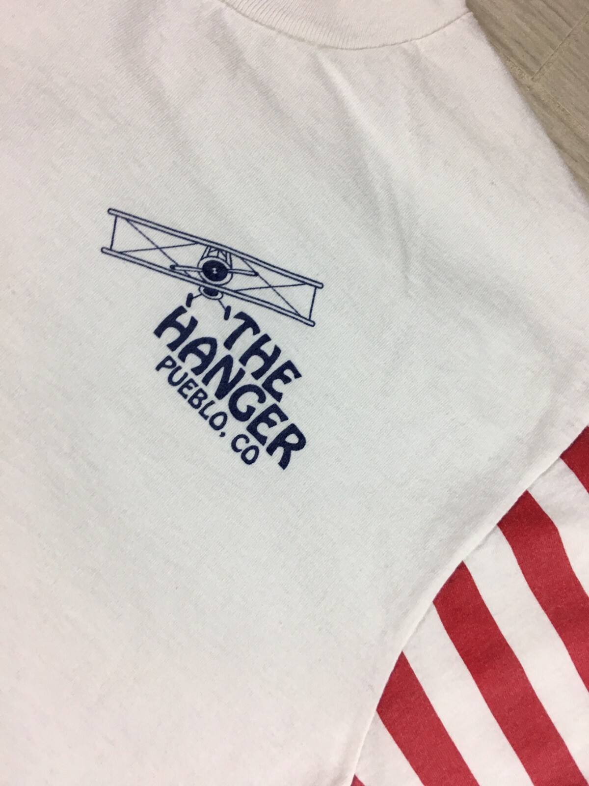 Vintage T Shirt The Hanger Pueblo Co. USA Size Large gallery