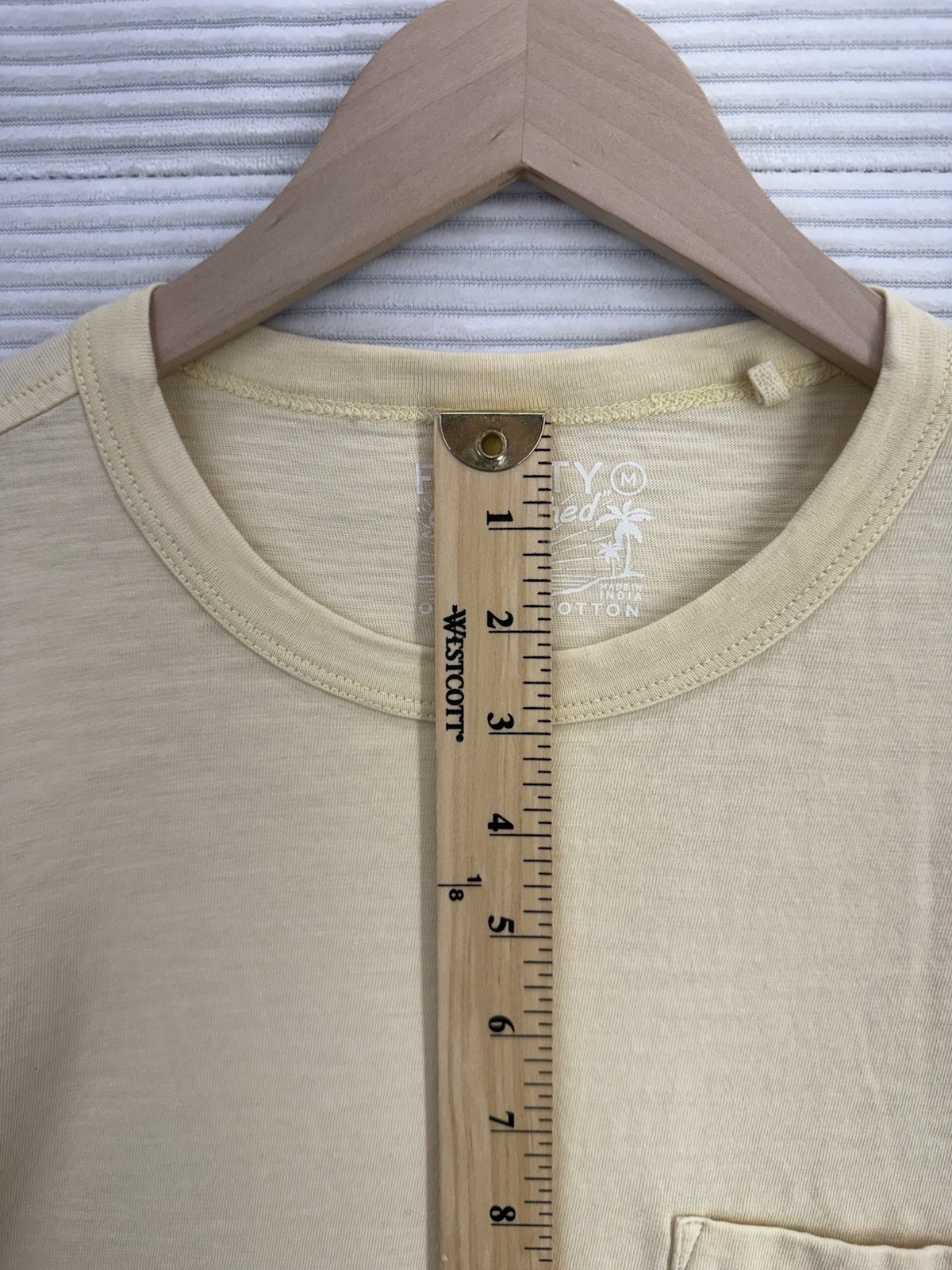 Faherty Men’s Sunwashed Organic Cotton Pocket T Shirt Pale Yellow Size M gallery
