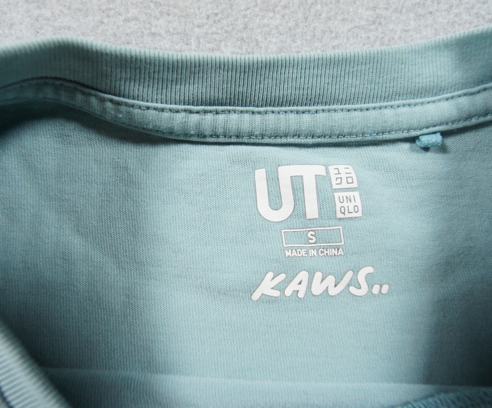 Uniqlo Shirt Mens Small Blue KAWS Streetwear Graphic Art Tee Short Sleeve Adult gallery