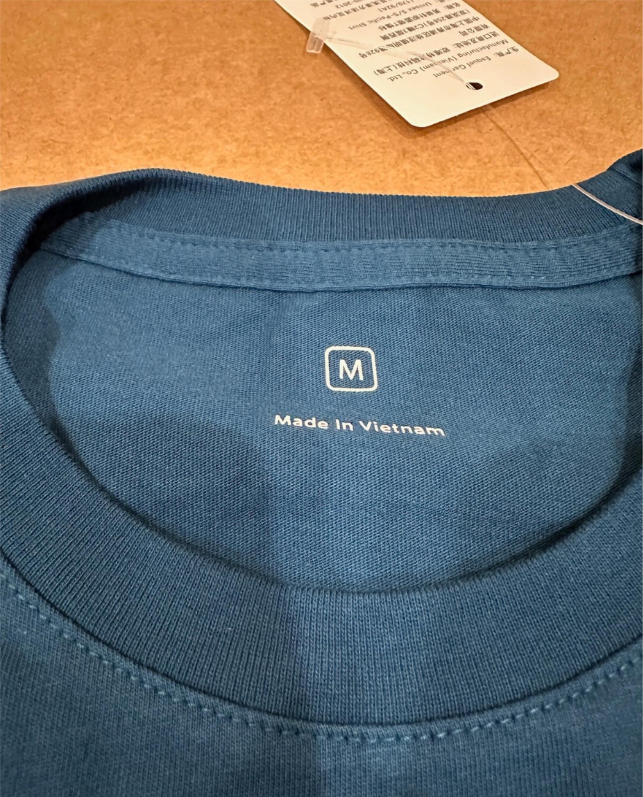 New Authentic Apple Unisex Short Sleeve T Shirt in Blue Store Employee Uniform gallery