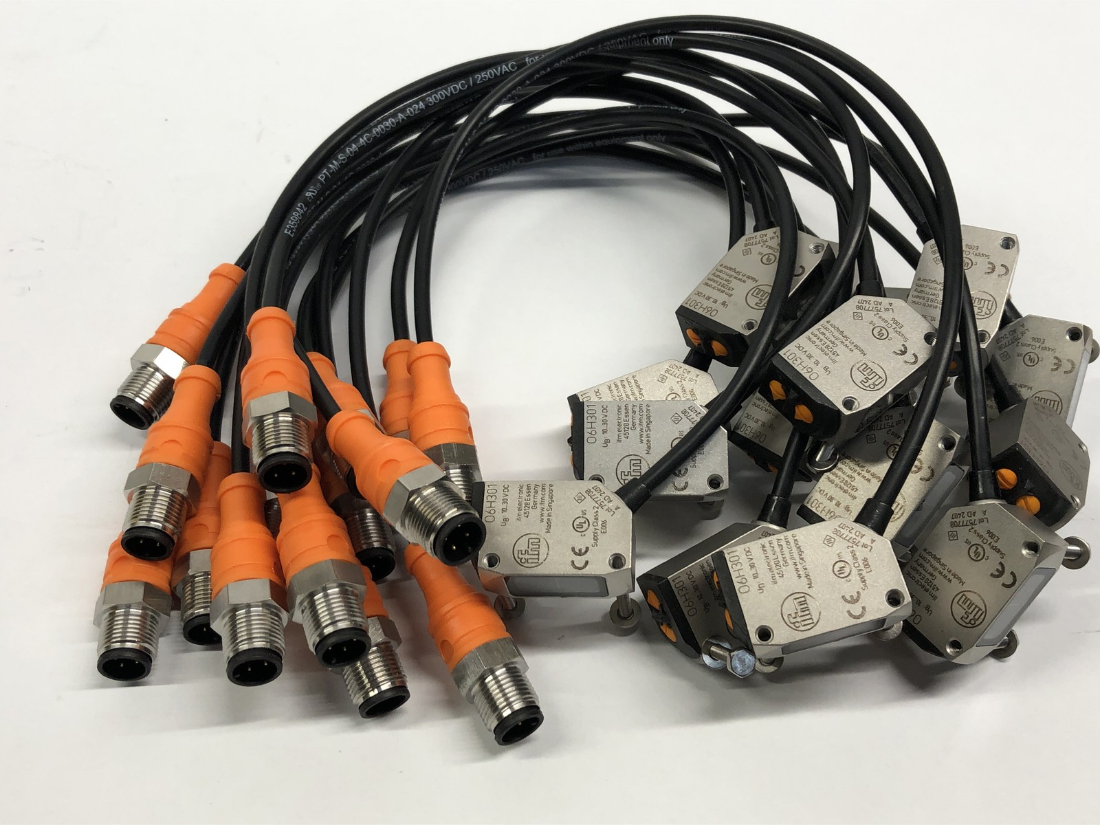 IFM Diffuse Reflection Sensors with Background Suppression – O6H301