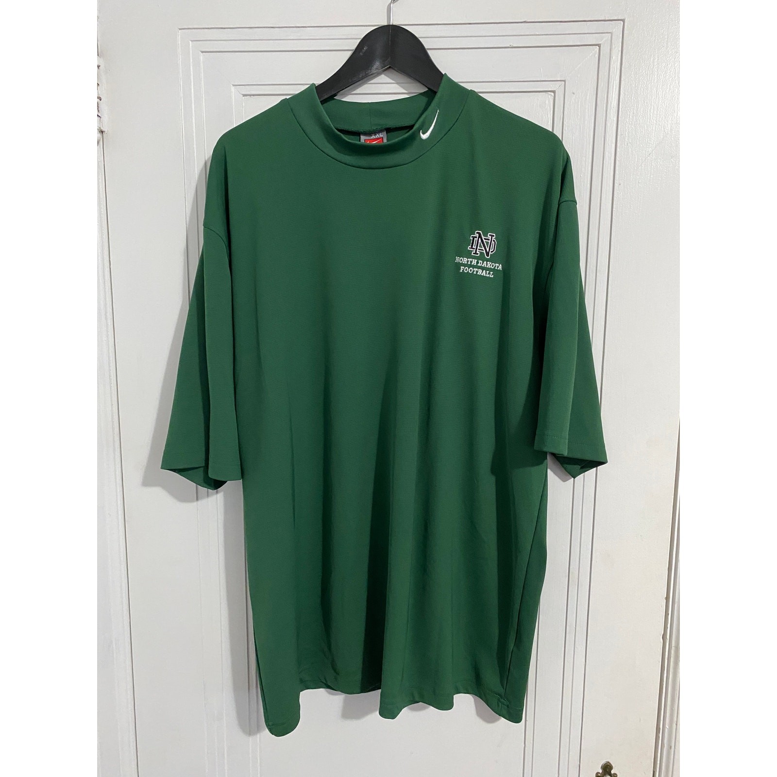 North Dakota Football Nike High-Neck T-shirt Size XXL