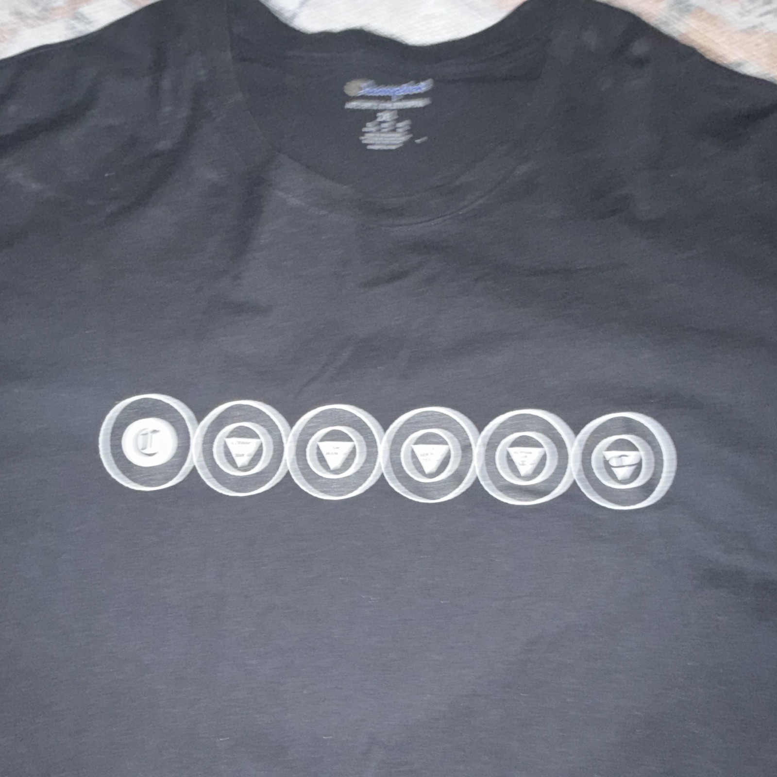 Champion Authentic Athleticwear Men’s 2XL Black Graphic Logo T-Shirt gallery