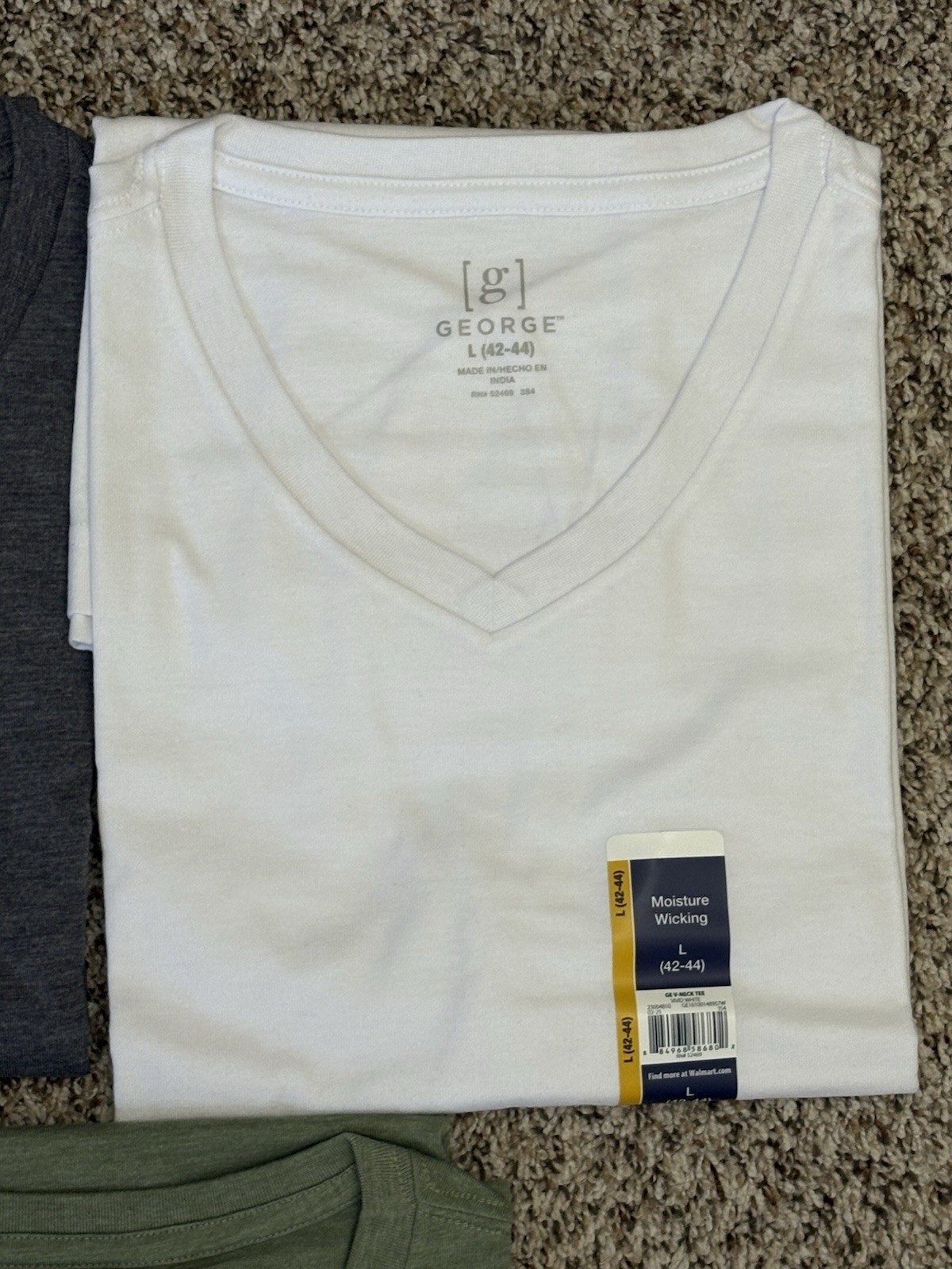 New George 3-PACK Men’s V-Neck T-shirt Tee Moisture Wicking Sz 42-44 LARGE (G2) gallery