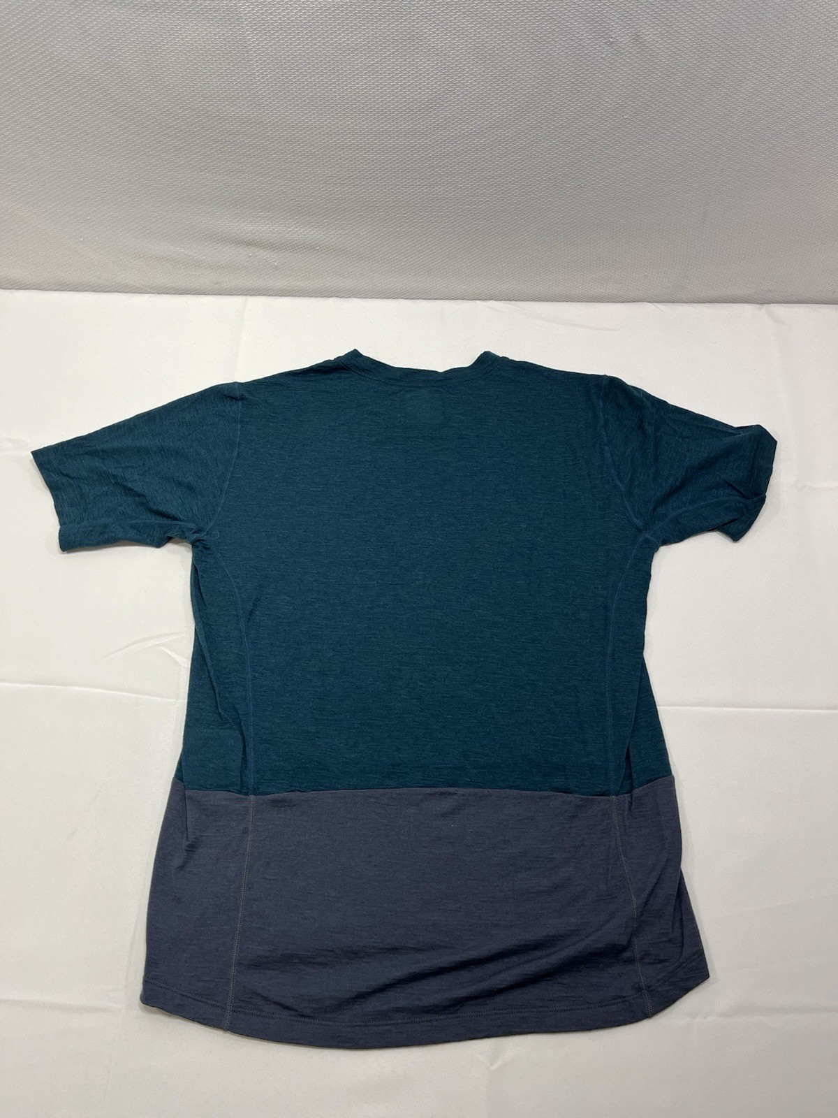 Men’s Small Superlight T-Shirt 110 GRMerino Wool Two Tone Blue Gray Color Block gallery