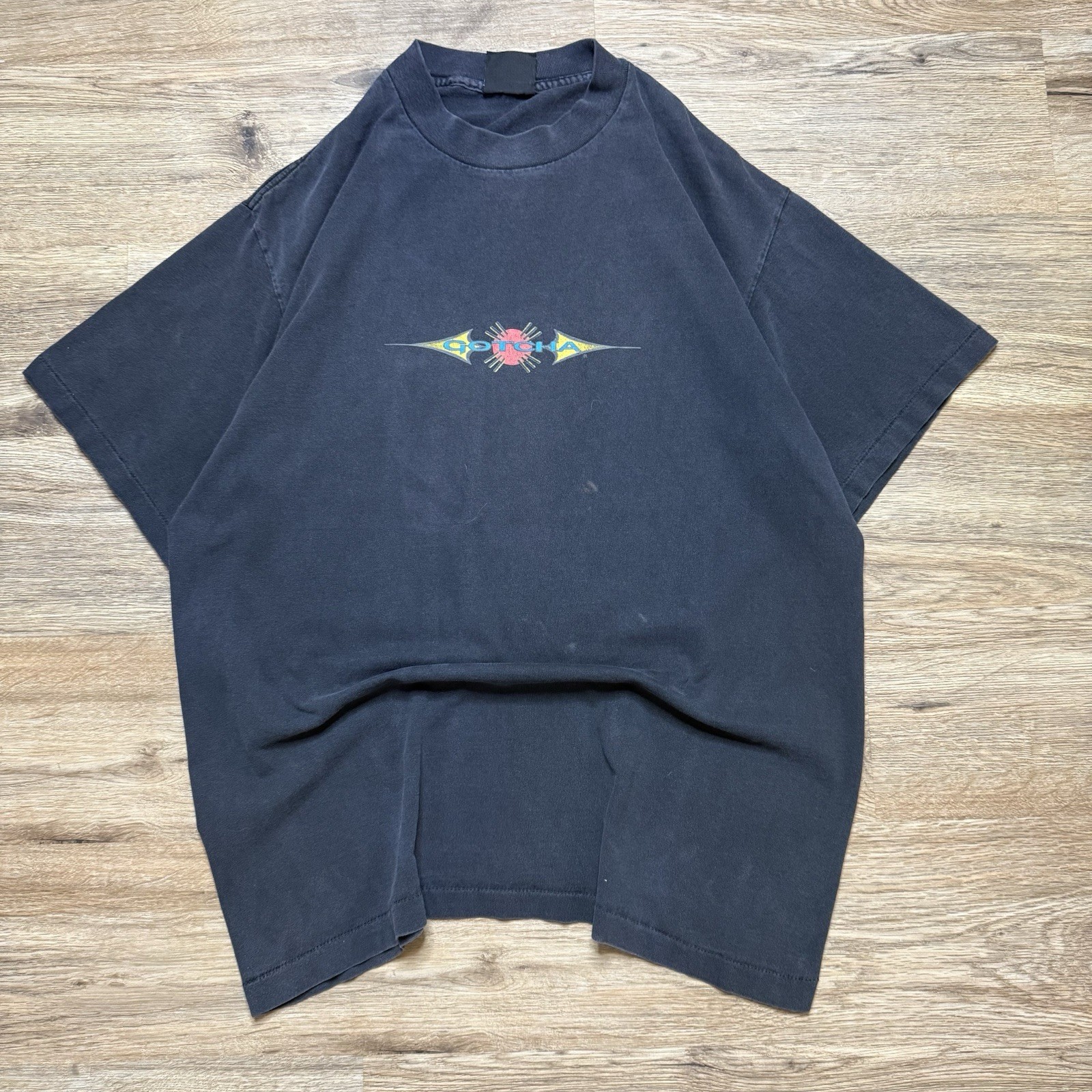 Rare 90’s Gotcha surf shirt with center design Single stitch black size L gallery