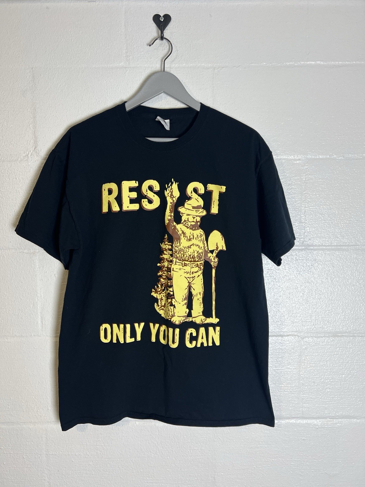 Smokey The Bear Resist National Parks Tee T-Shirt Size Adult large Black