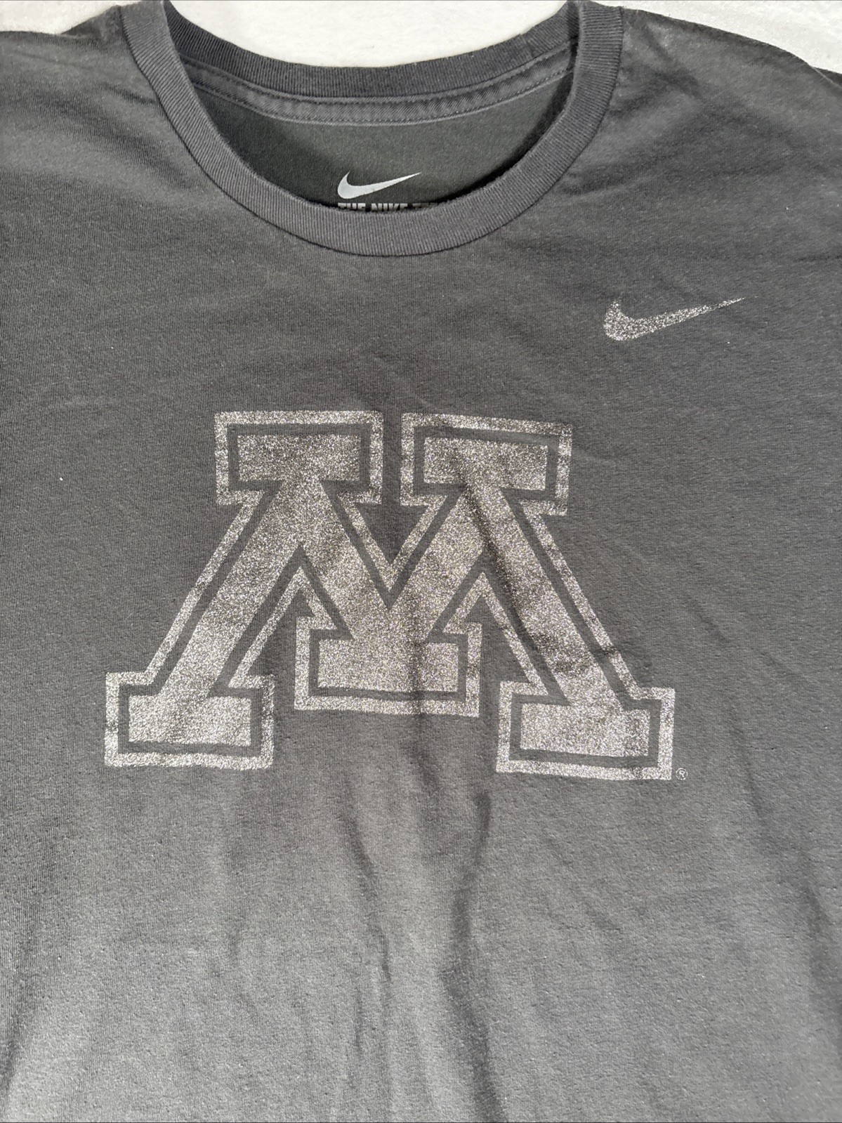 Nike Dri Fit Minnesota T Shirt Glitter Logo NCAA College Sports Size XL gallery