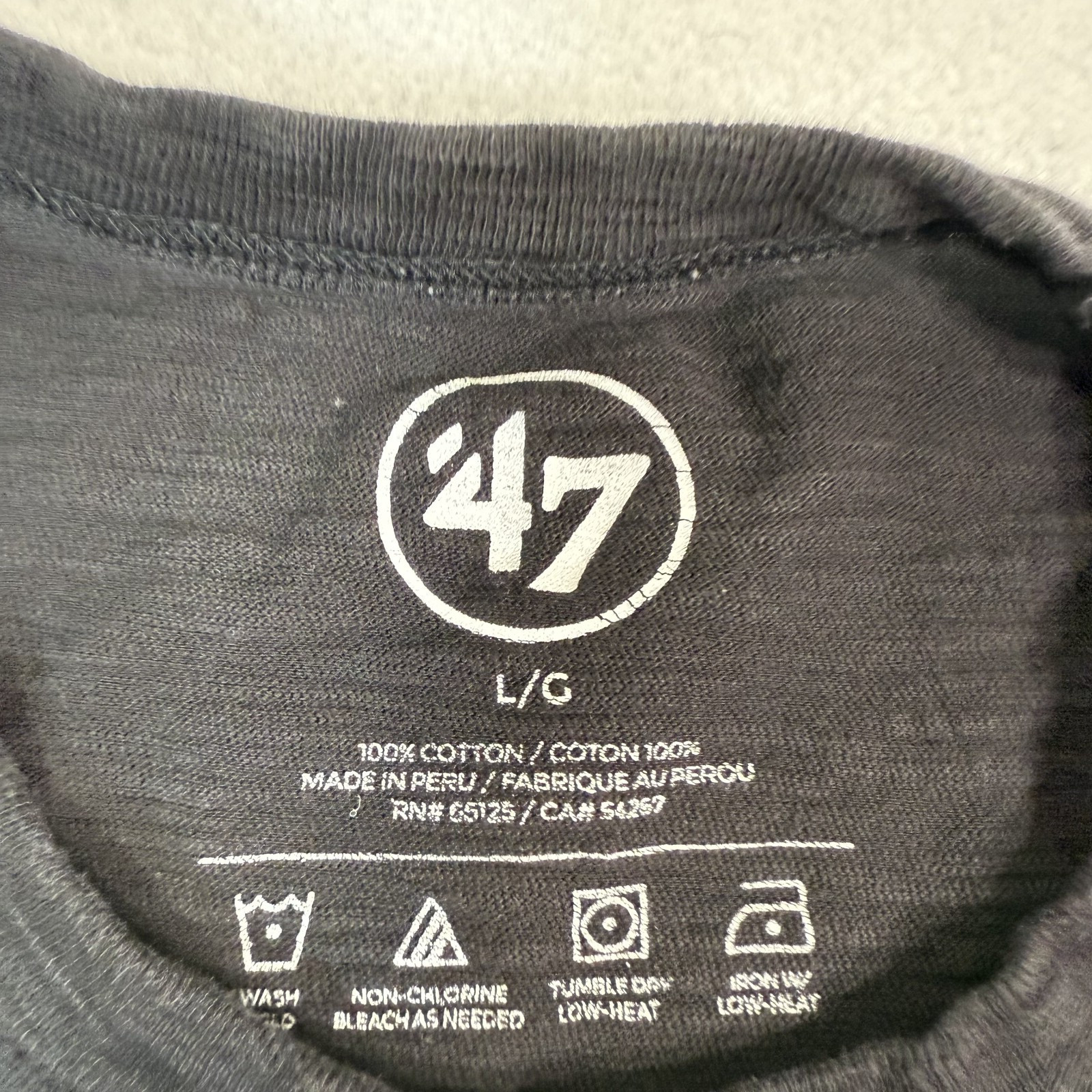 47 Golden Knights Shirt Men Large Black Logo Graphic Hockey NHL Crewneck gallery