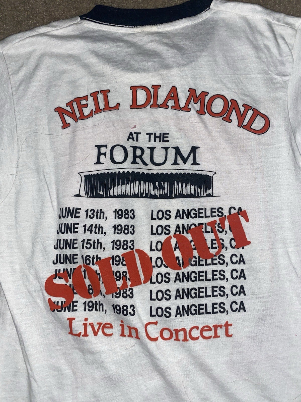 Vtg Neil Diamond Live At The Forum 1983 Shirt Size Medium gallery