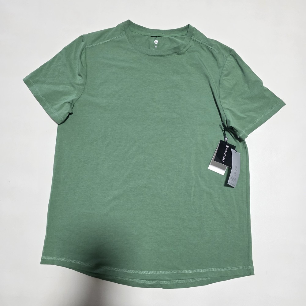 Trajectory Men’s olive green Gorgeous Performance T-shirt, size M.