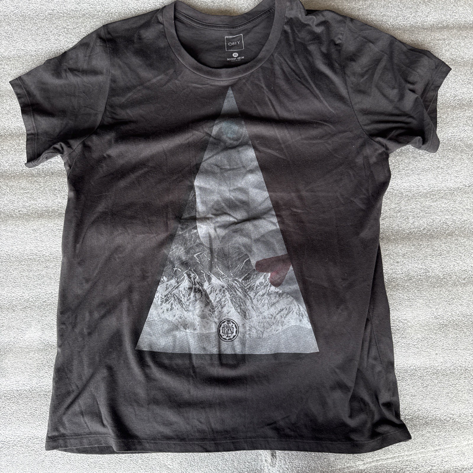 Obey Shirt Mens XL Black Scoop Neck Short Sleeve Graphic Logo gallery