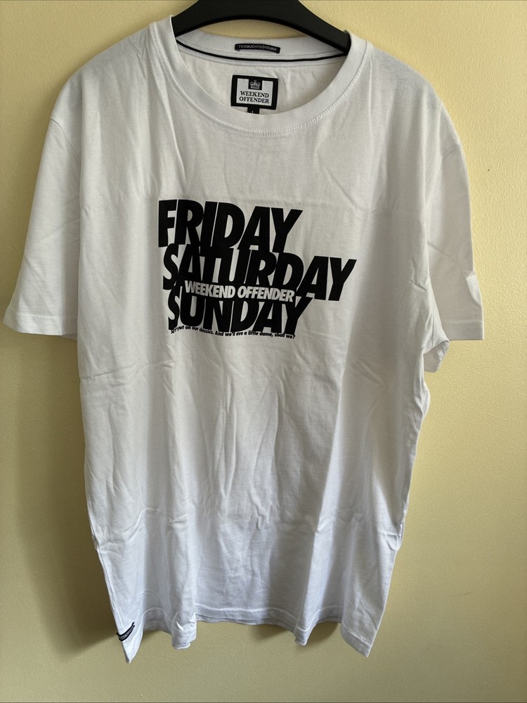 Weekend Offender Men’s T-shirt White Size Large Lovely Condition