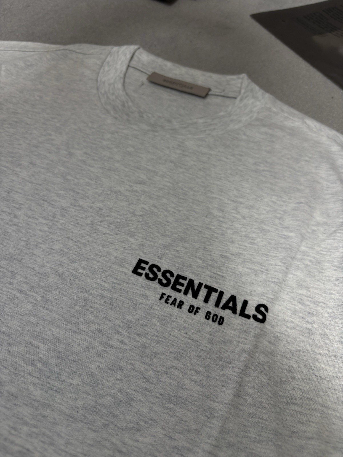 Essential Men's Cotton Crew Neck T-Shirt Light Oats Size Medium New with Tags M gallery