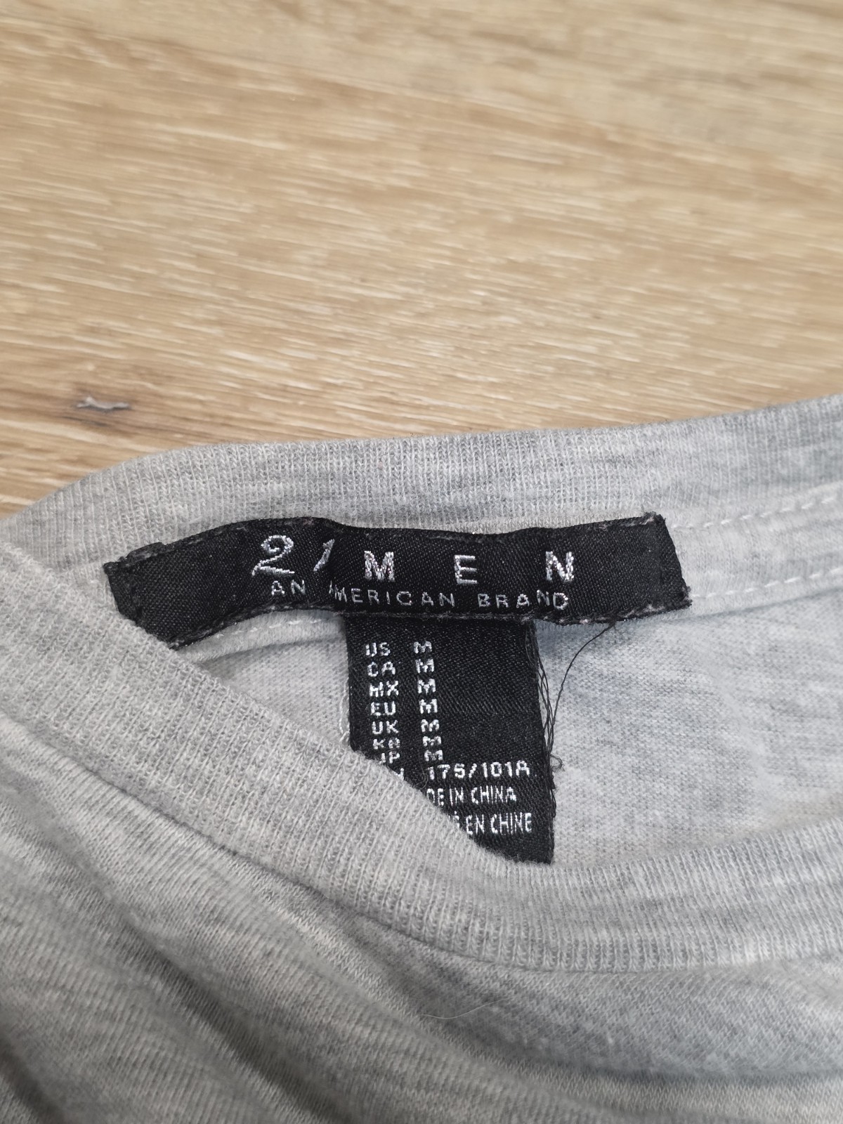 21 Men Tshirt Size M Medium Gray With Zipper Accent Short Sleeve Men's Casual gallery