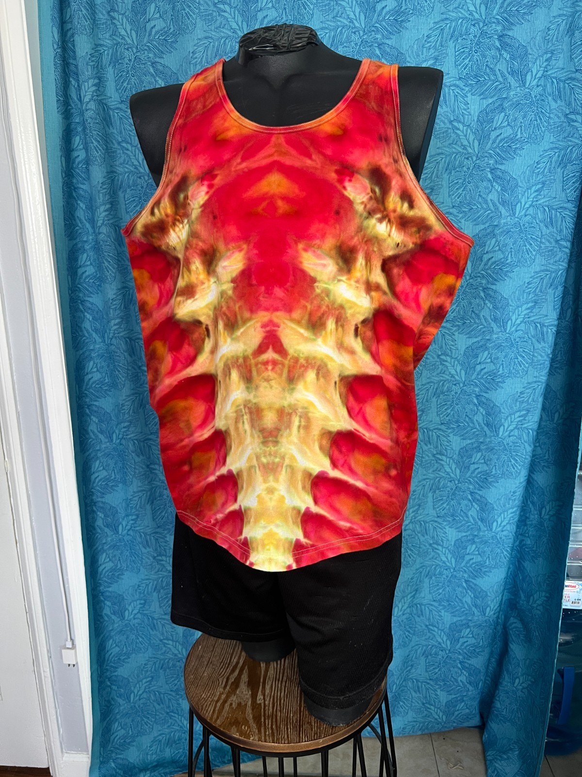 NEW V Roll Ice Tie Dye T-Shirt, Mens XL Tank Top, Red & Gold gallery
