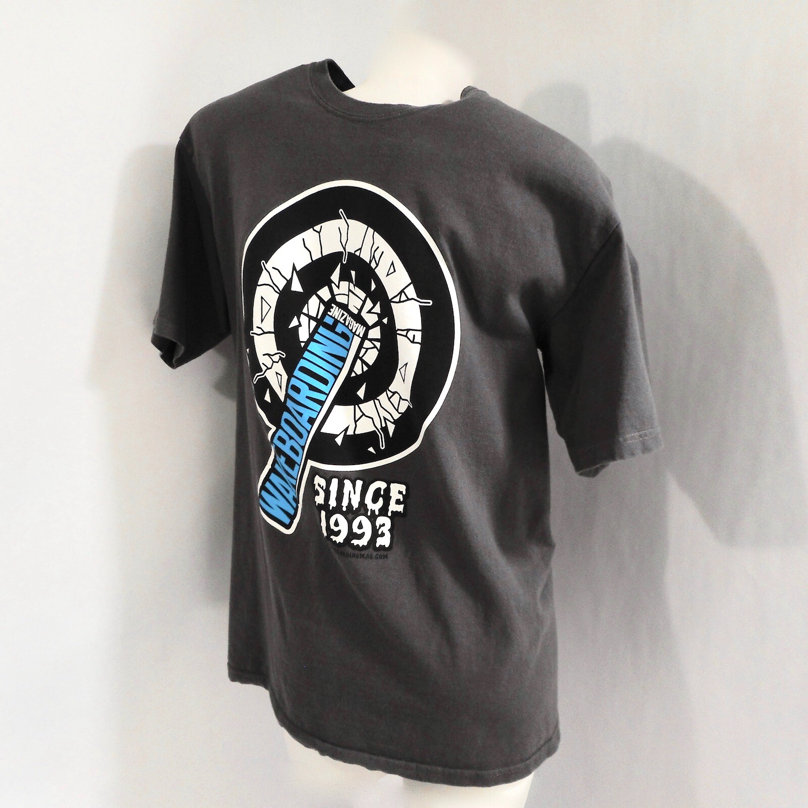 Wakeboarding Magazine T-Shirt Mens L Gray Cotton Short Sleeve Beach Surf Outdoor gallery