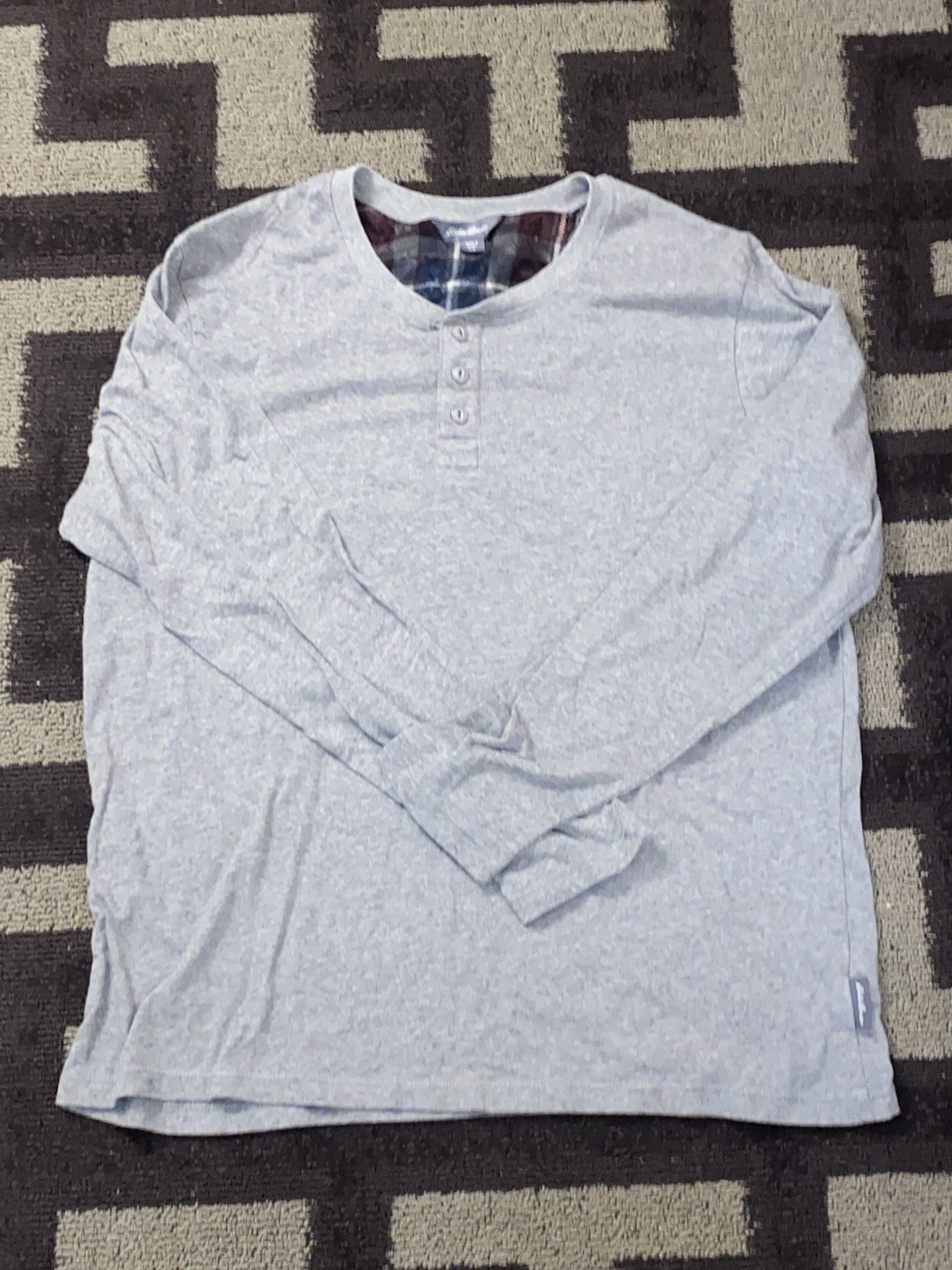 Eddie Bauer Men's Gray Solid Long Sleeve Henley Button T-Shirt Size L Regular gallery