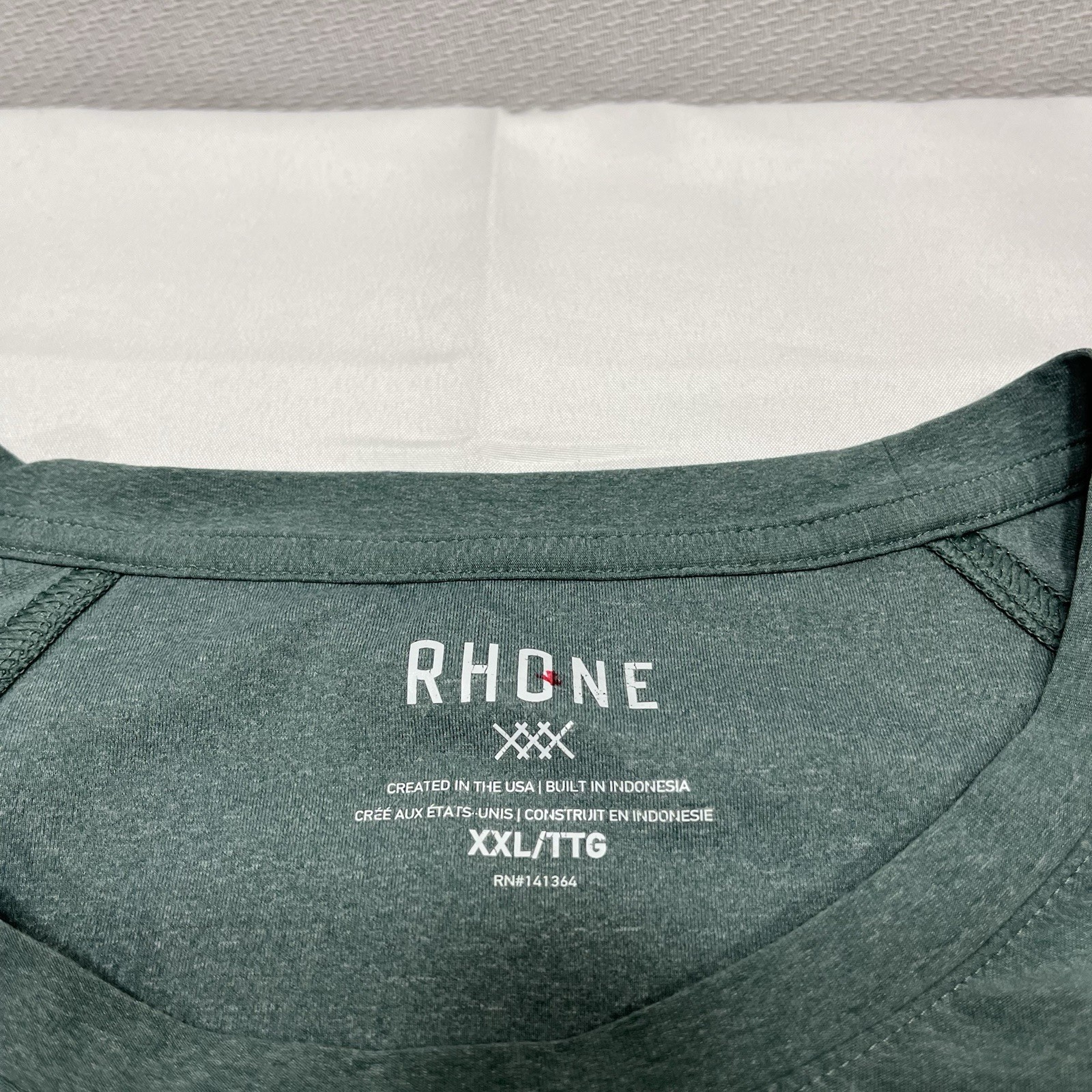 Rhone Mens Size XXL Reign Long Sleeve Shirt Green Nylon Blend Gym Run Workout gallery