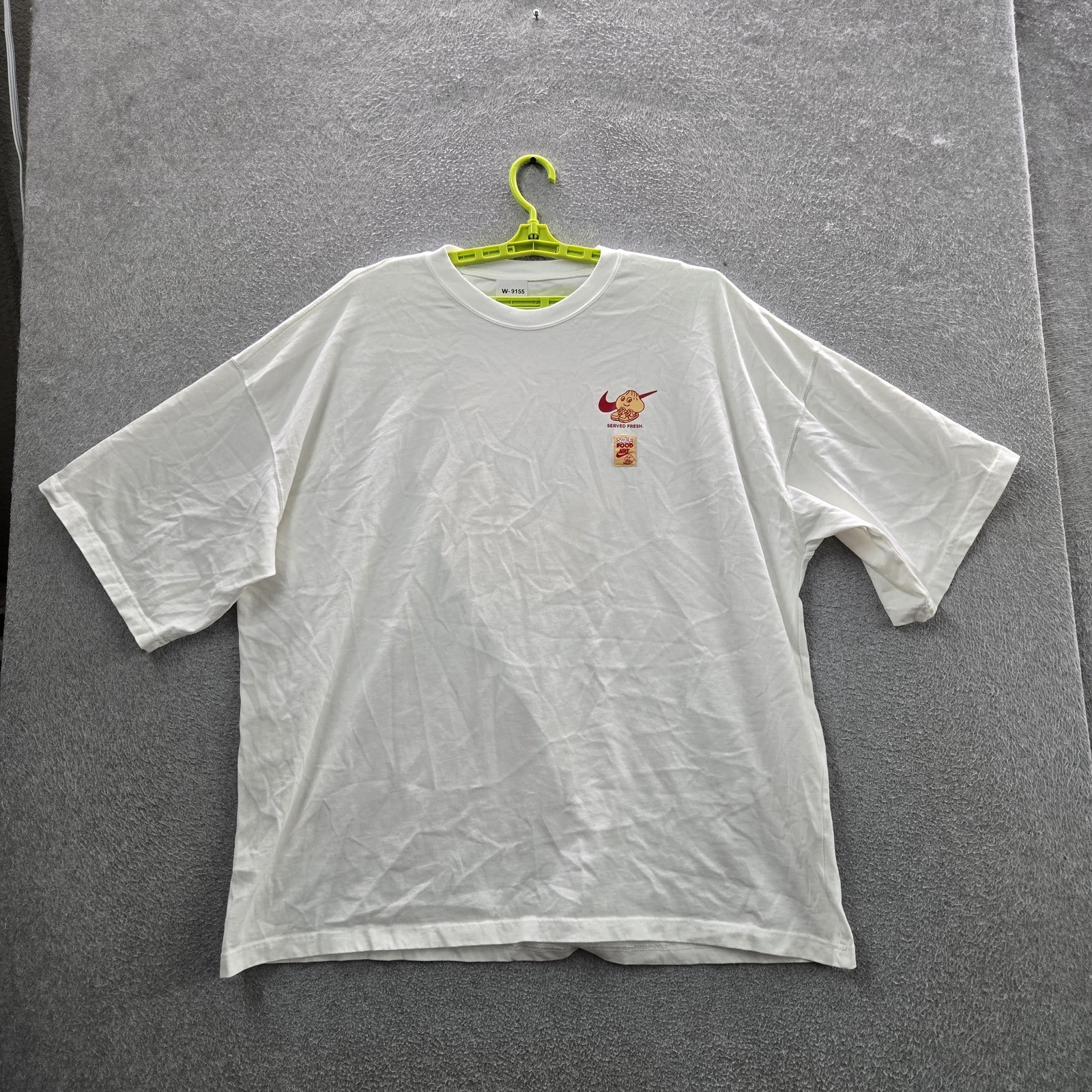 Nike Men Shirt XL White Graphic Sole Food The Nike Tee Logo Oversized Fit gallery