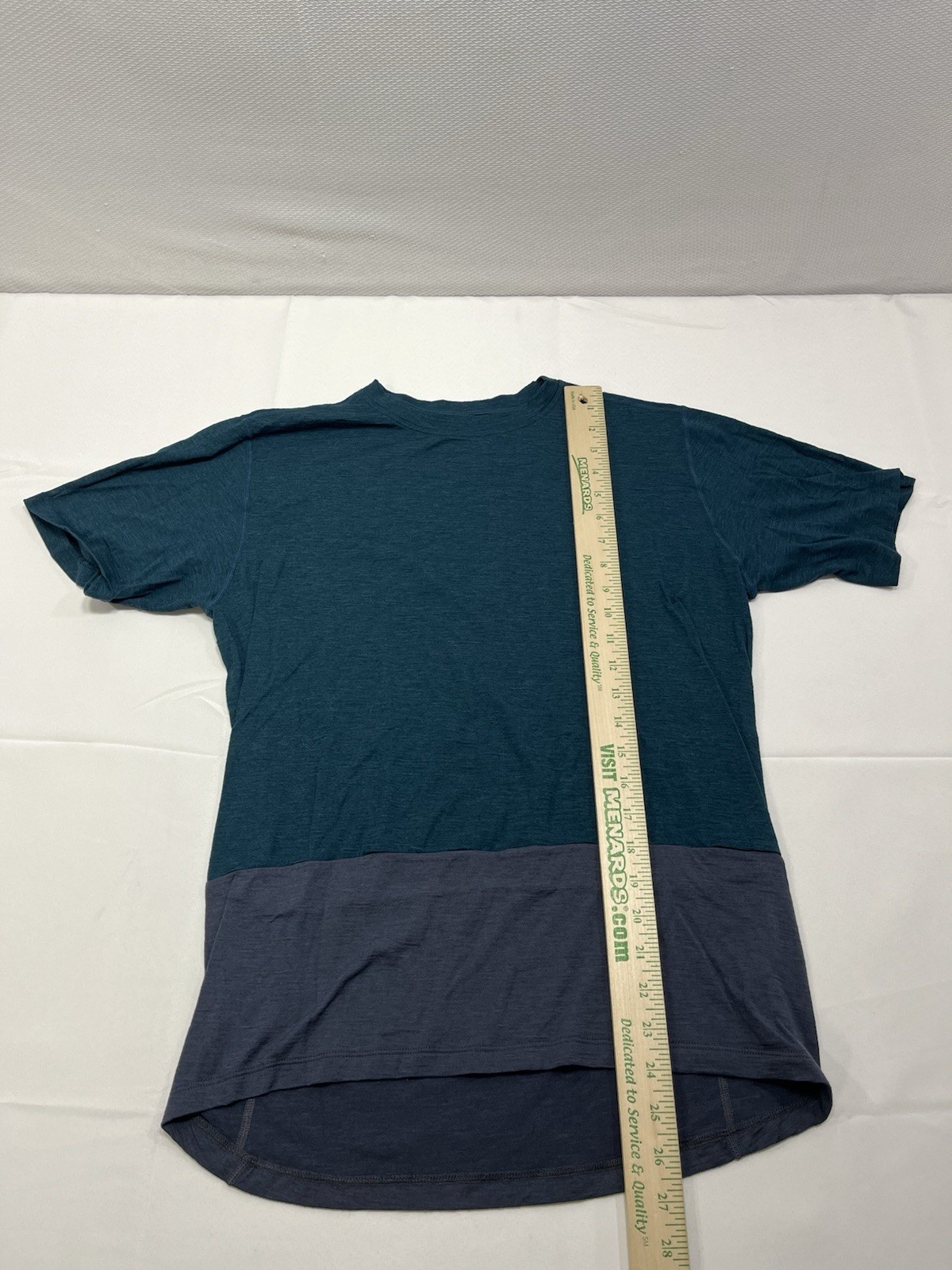 Men’s Small Superlight T-Shirt 110 GRMerino Wool Two Tone Blue Gray Color Block gallery