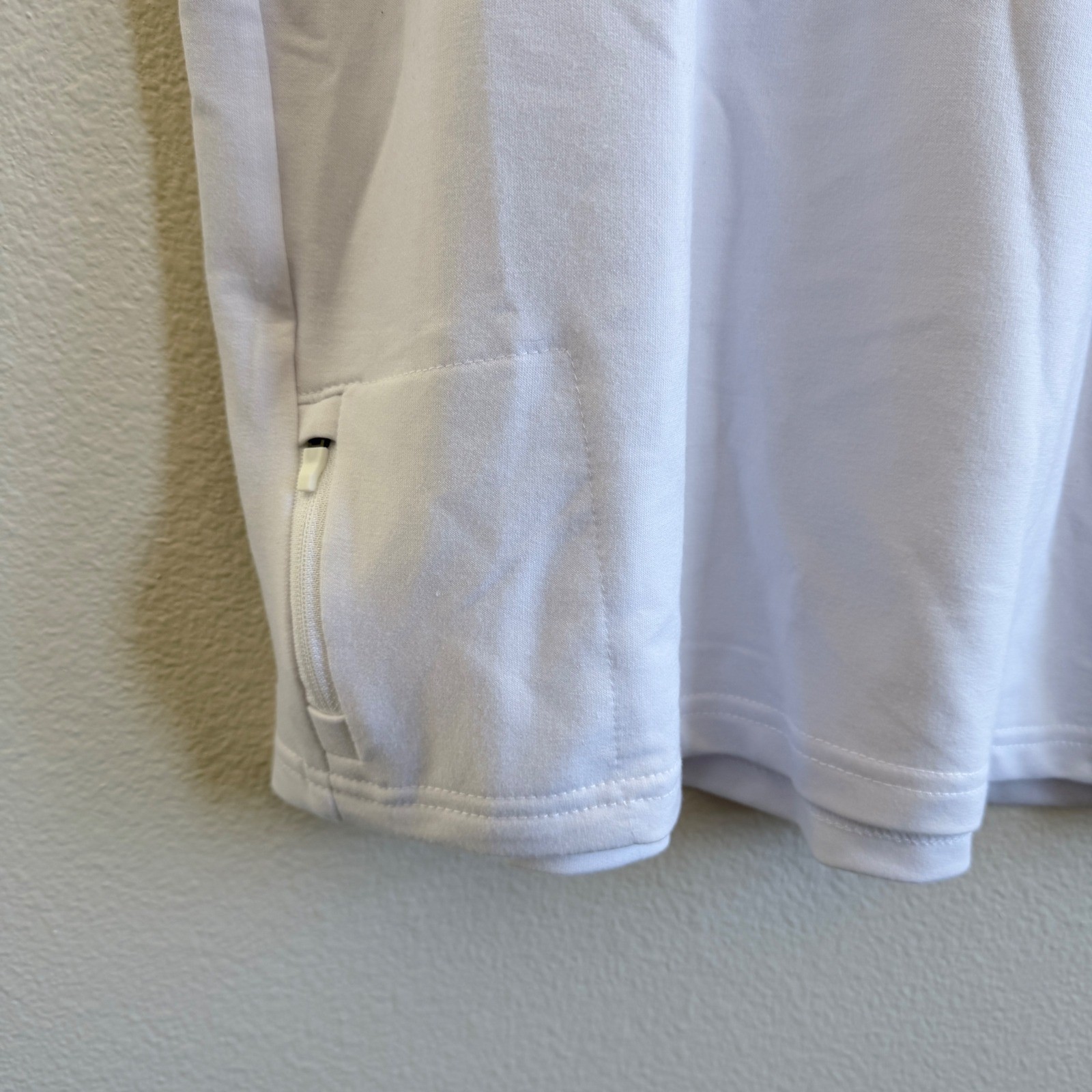 Members Mark Mens White Luxe Tee Medium Short Sleeve Zip Media Pocket NWT C21102 gallery