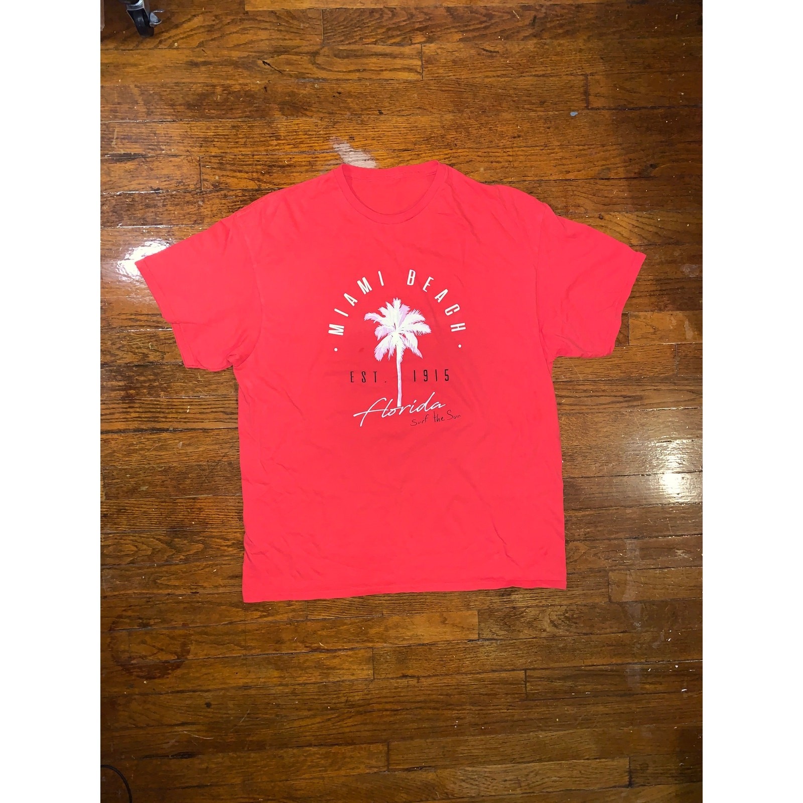 Miami Beach Florida Red Graphic T Shirt XL Tropical Vacation Tee gallery