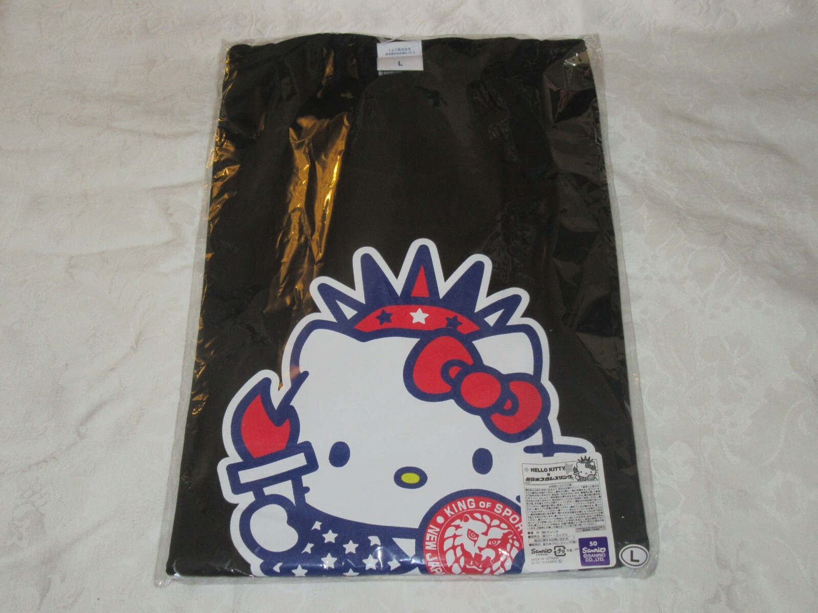 Sanrio Hello Kitty x NJPW New Japan Pro Wrestling Men’s NYC MSG Size L Large