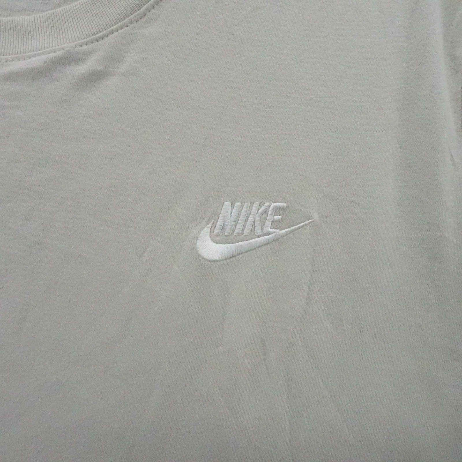 Nike Sportswear Club Tee Mens Medium Light Bone White Cotton T-Shirt AR4997-073 gallery