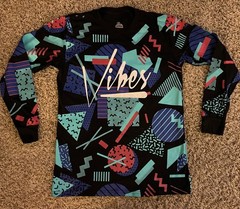 Launder Vibes Geometric Graphic M Long Sleeve Shirt Black Purple Pink