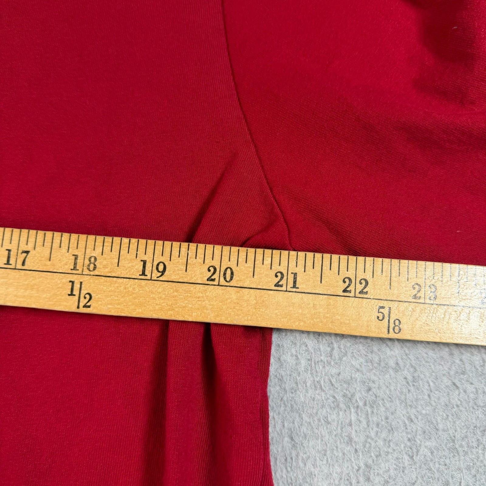 Apple Shirt Mens Large Red Long Sleeve Apple Logo Tee Tagless Crewneck Top Comfy gallery