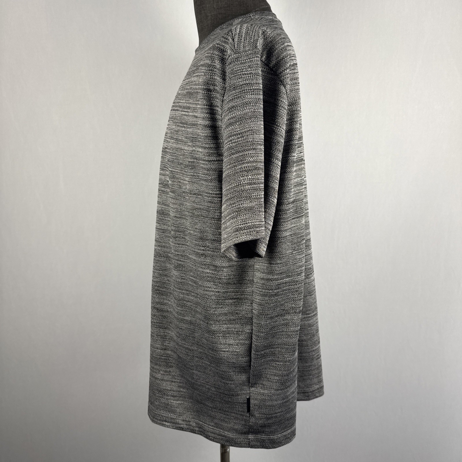 Kenneth Cole Stretch Fit T Shirt Men’s Size 1X Gray Polyester Spandex Blend gallery