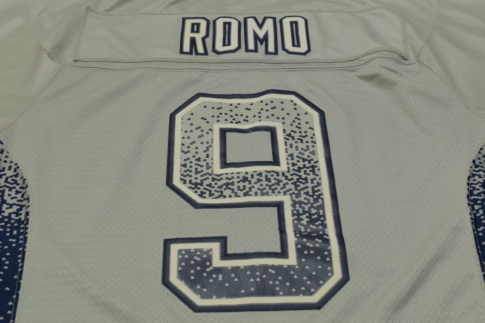 Reebok Dallas Cowboys Tony Romo #9 Jersey Men's Size M Grey Navy NFL Team Polyes gallery