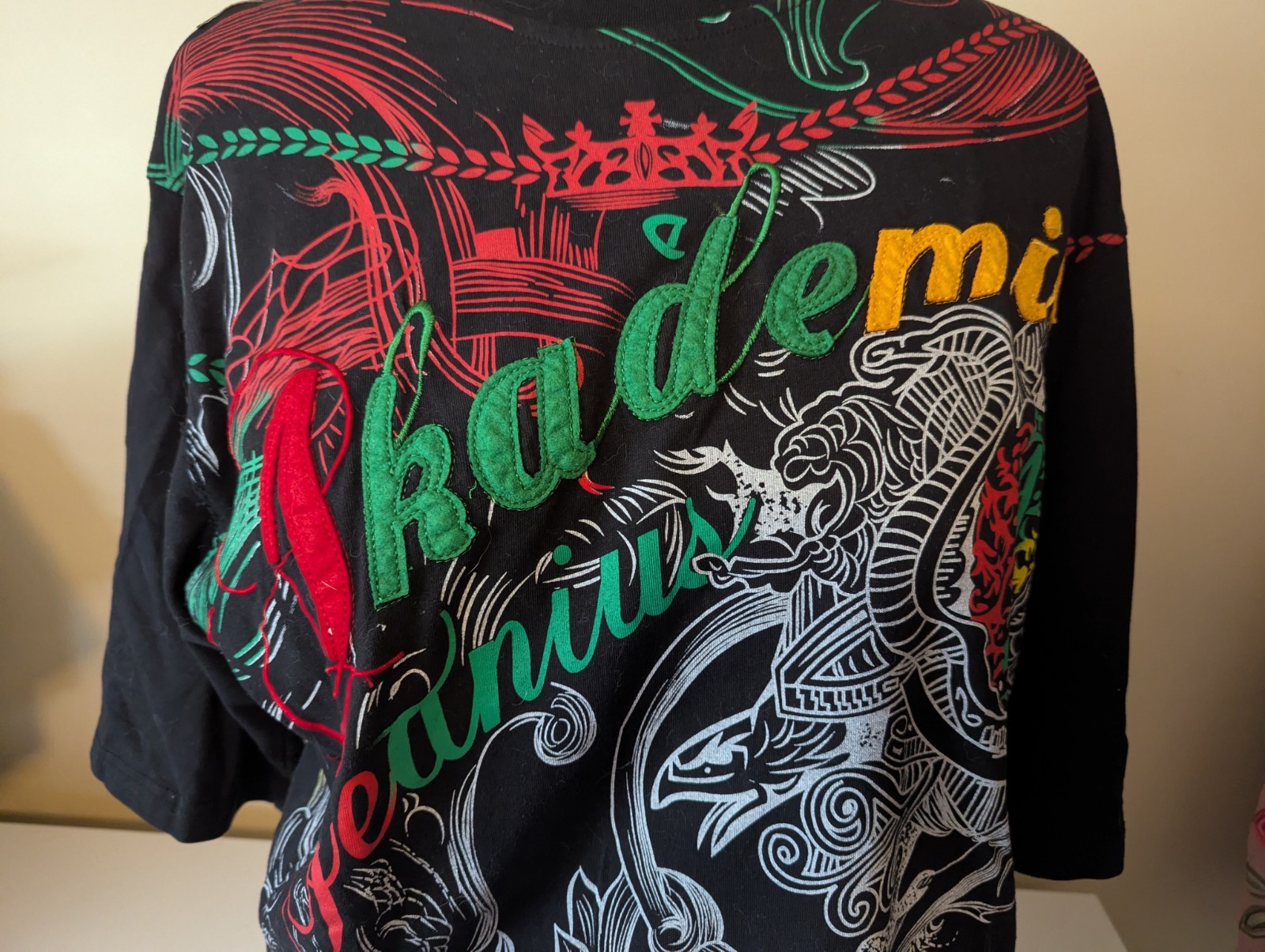 Rare Akademiks Classic Embroidered& Felted Graphic T Shirt 100% Cotton XXL NWOT gallery