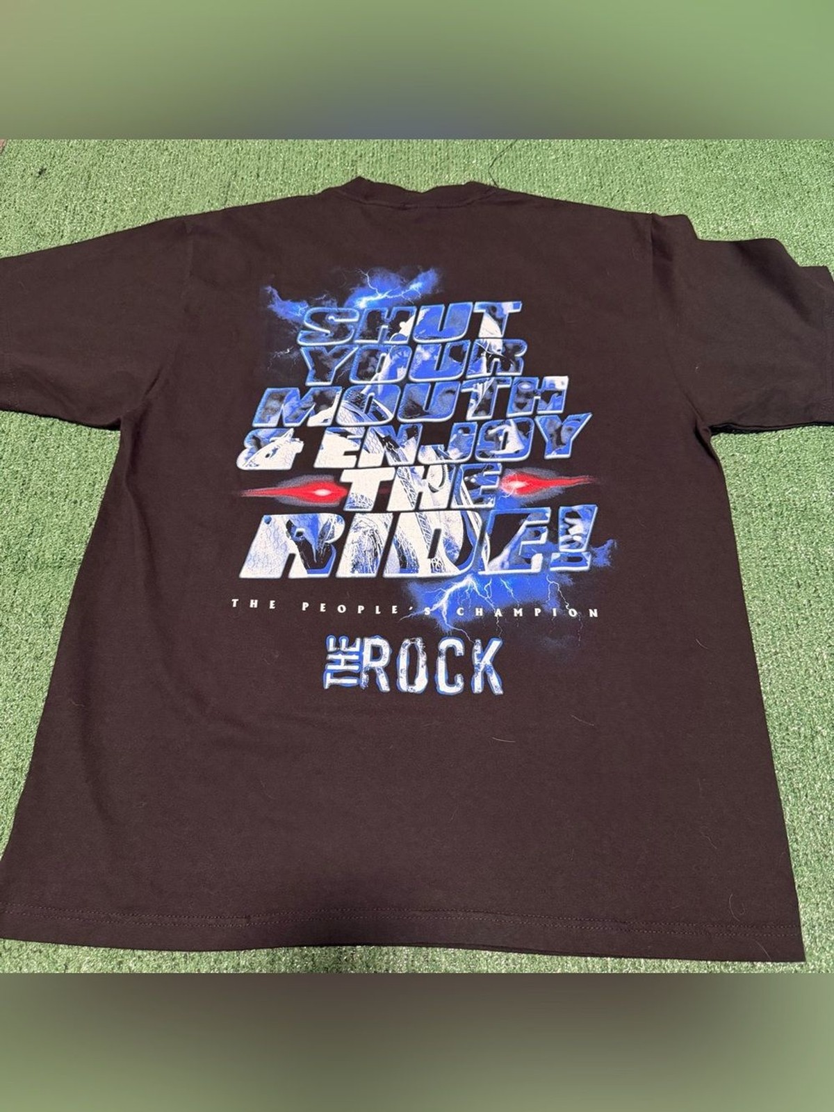 IYKYK Final Boss The Rock Wrestling WWE Tee Shirt Large gallery