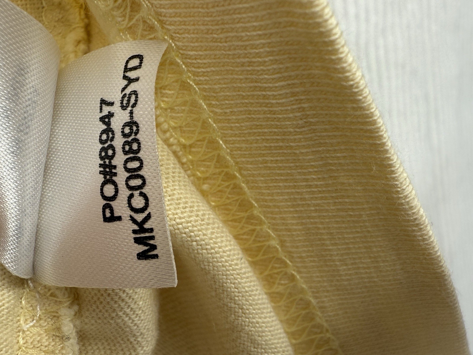 Faherty Men’s Sunwashed Organic Cotton Pocket T Shirt Pale Yellow Size M gallery