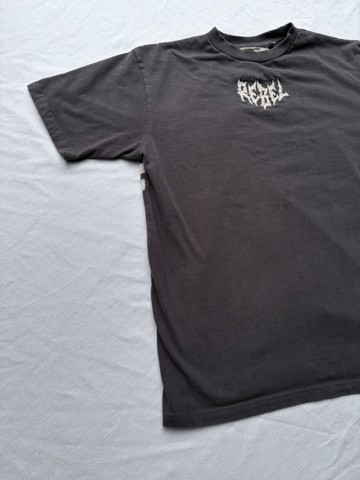 Rebel Vengeance Men's LARGE Embroidered Text Japanese Skull Warrior Motif gallery