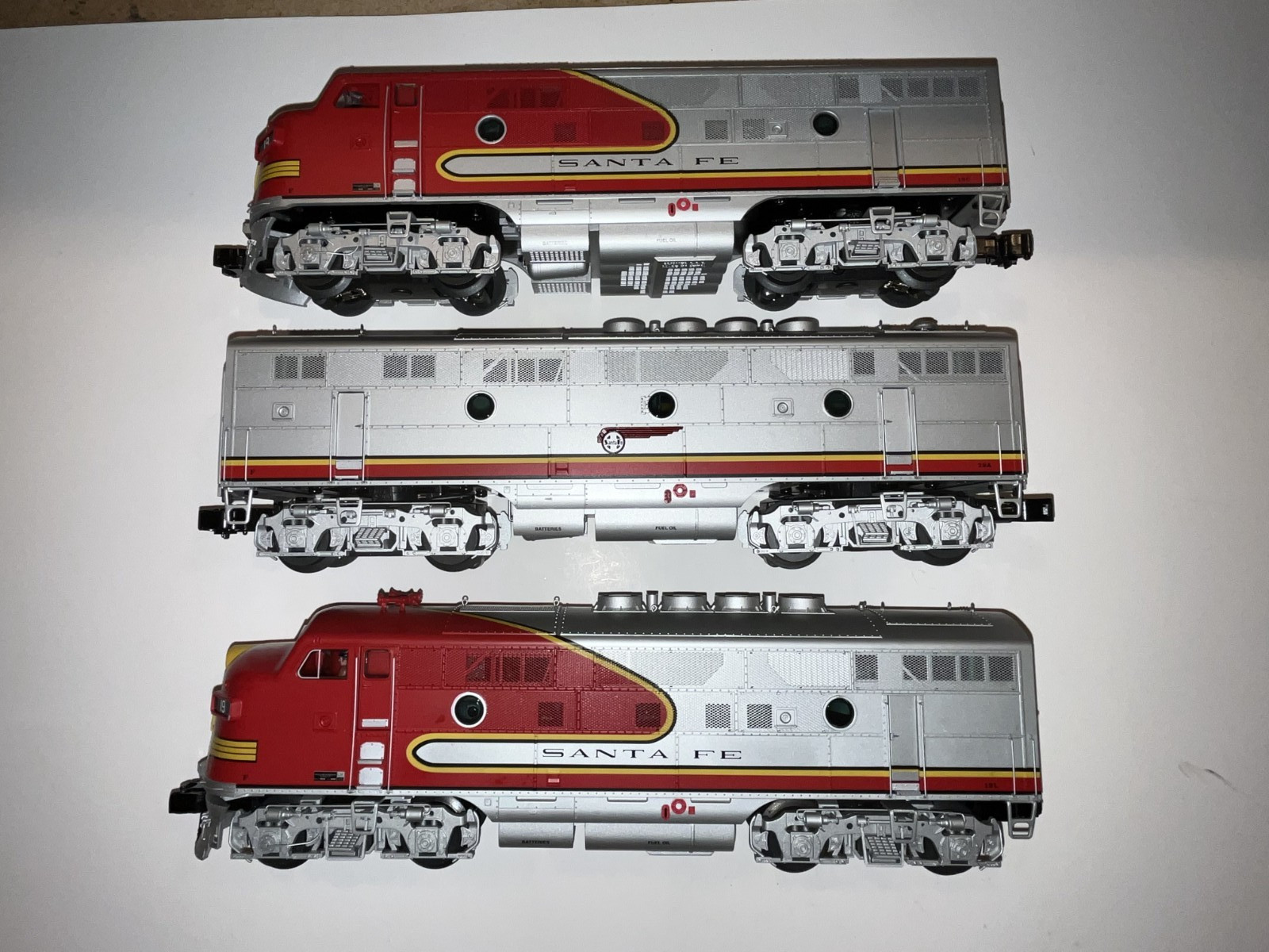 Lionel Modern 14588 Santa Fe F3 ABA with Railsounds, all boxes. Lightly run.