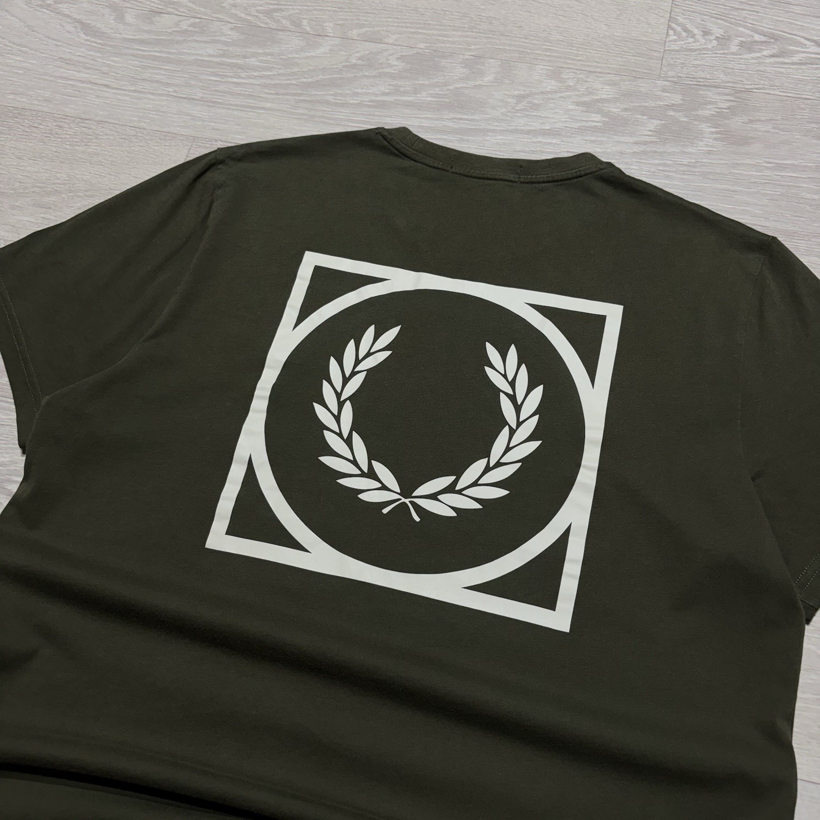 Fred Perry Green Laurel Wreath Logo Graphic Jersey Crew Neck Tee Shirt Men M gallery