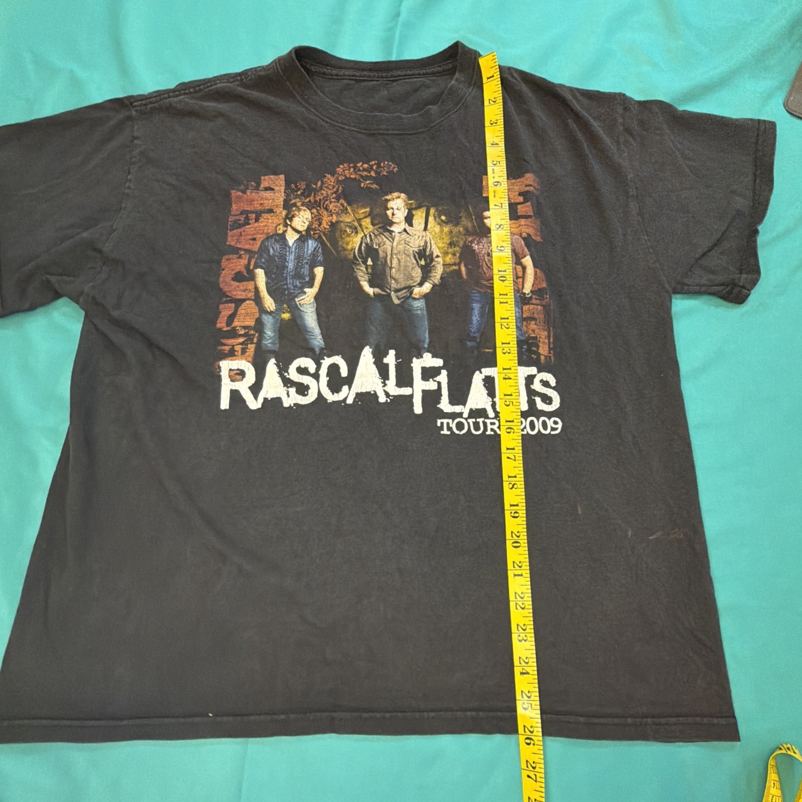 Rascal Flatts 2009 Still Feels Good Tour Concert T-Shirt Large gallery