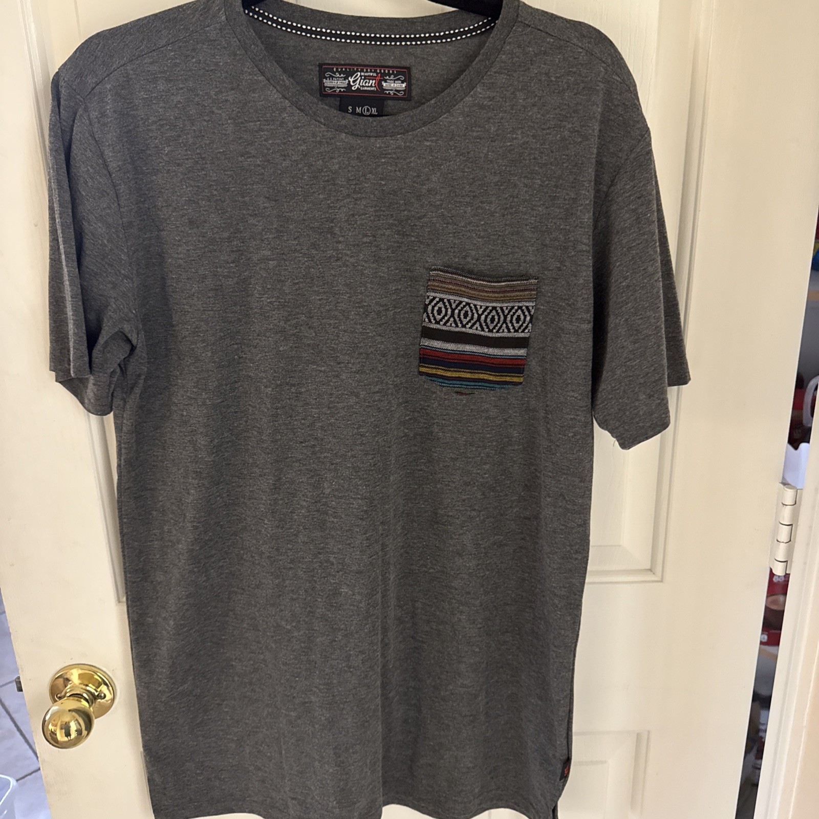 Beautiful Giant Men’s Large T-Shirt Single Breast Pocket Short Sleeve Blk Size L