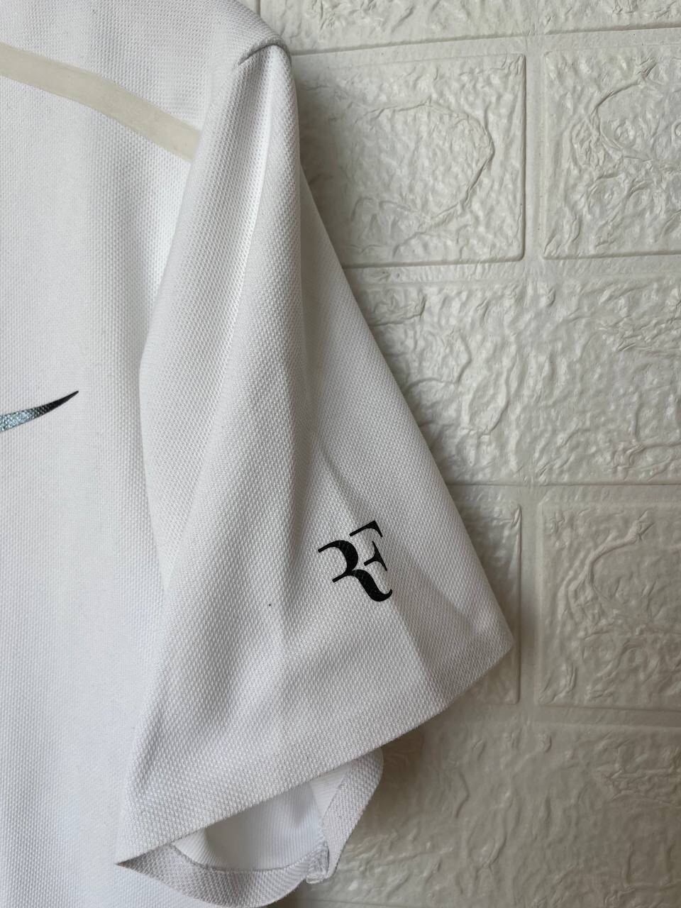 Nike Roger Federer RF 2017 Wimbledon Champion Henley Polo 854611-100 Size M gallery