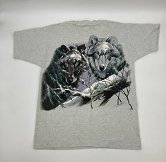 Vintage 93 black&gray wolf front/back snow scene single stitch on Fruity tag XL