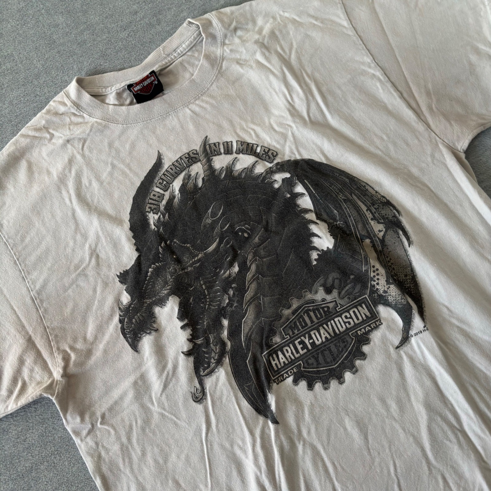 Harley-Davidson US 129 Dragon T-Shirt Mens Large Tan Tallassee TN 318 Curves Tee