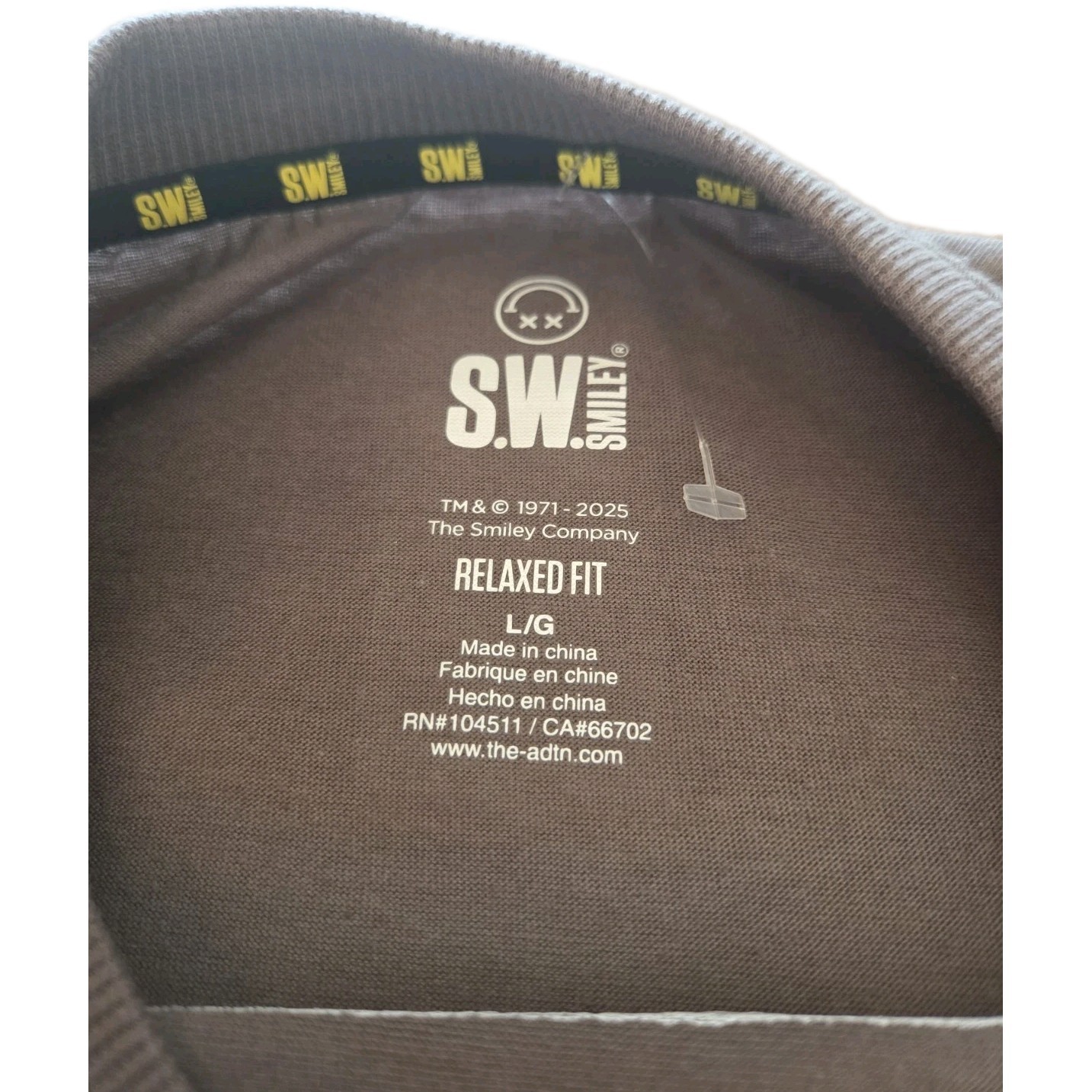 The Smiley Company Men's Size L Relaxed Fit Smiley Face T Shirt Brown gallery